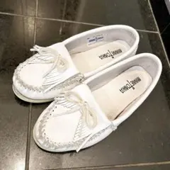 ミネトンカ☆MINNETONKA ☆ホワイトフリンジモカシン サイズ6.5