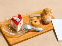 ミニチュアスイーツ イチゴのショートケーキとお菓子セット