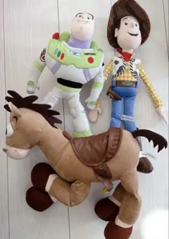 ディズニー　トイストーリー　バズ　ウッディー　ブルズアイ　ぬいぐるみ
