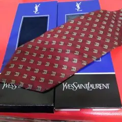 YVES SAINT LAURENT シルクネクタイ 新品靴下付き