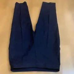 ユニクロ　ネイビー スラックス ポケット付き