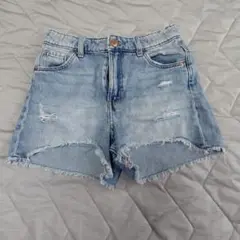 値下げH&M　ダメージショートパンツ140cm