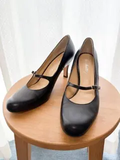 Chochotte Aワイズ　ショショット　幅狭　黒レザー　ストラップパンプス