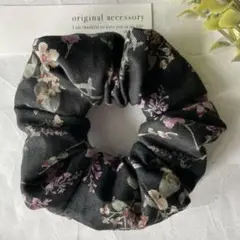 花柄 黒 シュシュ ハンドメイド ヘアゴム シュシュ お花 韓国 仕事 大人