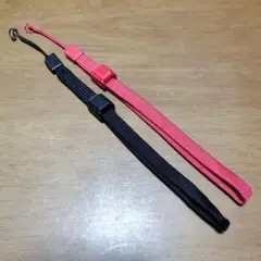 Wiiリモコン用ストラップ黒＆赤セット　中古品