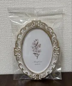 【新品未開封】アンティークフォトフレーム　ポストカードサイズ　ホワイト×ゴールド