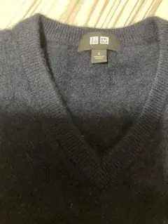 ユニクロ　Ｖネック　カシミヤセーター
