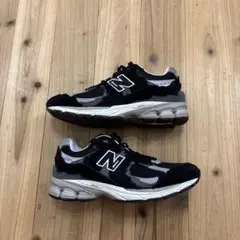 New Balance2002R
