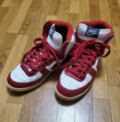 【最終】NIKE　ハイカットスニーカー