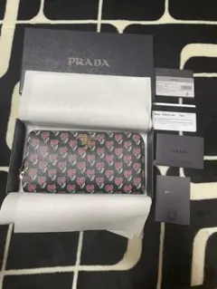 プラダPRADAサファイアーノ長財布