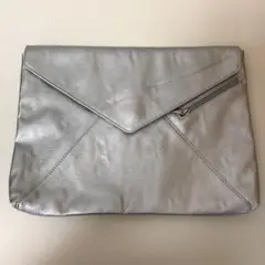 【新品未使用タグ付き】シルバークラッチバッグ