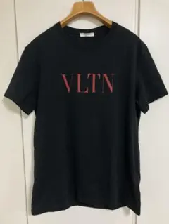 【期間限定価格】ヴァレンティノのTシャツ