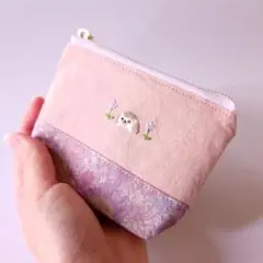 ハリネズミとお花のワンポイント刺繍ミニポーチ/12cmファスナー/くすみピンク