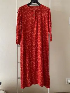 赤い抽象模様 七分袖ロングワンピース