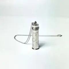 【美品・箱・保管袋付き】カルティエ／ロゴ ピルケース キーリング付き／メタル 美品・箱・保管袋付き】カルティエ／ロゴ ピルケース キーリング