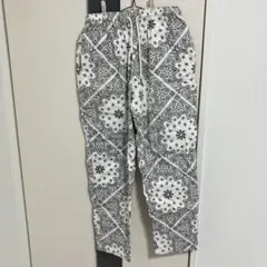 幾何学模様 ワイドパンツ 白黒