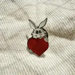 フランス パリ vintage ピンバッジ LOVEうさぎ 古着