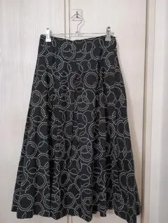 23区　フレアスカート 黒 38サイズ 円形模様