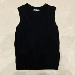 23区　サマーニット　黒色　ノースリーブ　Ｖネック