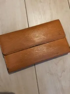 ルイヴィトン LOUIS VUITTON エピ長財布