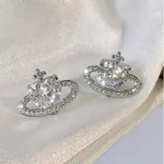 【ラスト1点】Vivienne Westwood ハートピアス シルバー