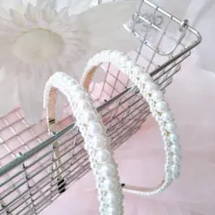 カチューシャ パール 細め ホワイト 韓国　ヘアバンド　カチューシャドレス　新品