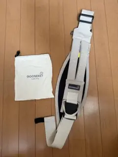 GOOSEKET スリング ベージュ 収納袋付き