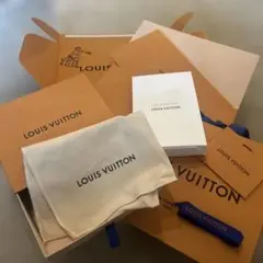LOUIS VUITTON ギフトボックス・ショップ袋セット　香水サンプル付き