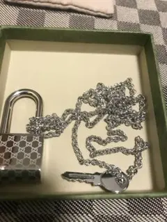 GUCCI 南京錠
