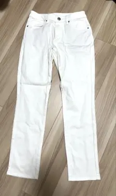 ホワイト スリムストレートデニム 25 UNIQLO 即購入可
