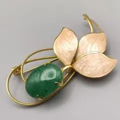 未使用保管品　翠風の花弁〜インド翡翠の優美なるブローチ〜
