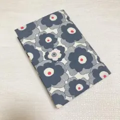 【ハンドメイド】文庫本用ブックカバー　北欧風ミニポピーの花柄　グレー