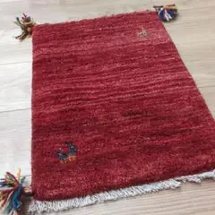 絨毯　ギャッベ　赤
