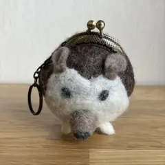 羊毛フェルト　ハリネズミ　がま口　ハンドメイド