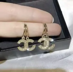 【✨新品未使用品✨】ゴールド色ピアス