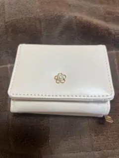 TEREA ホワイト 三つ折り財布