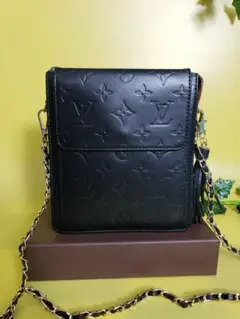 美品 ルイヴィトン ヴェルニ モット ショルダーバッグ タッセル付き