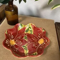 スペイン　皿　飾り皿　絵皿　赤　バルセロナ　ハンドメイド　お土産　スーベニア