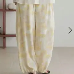 【新品タグなし】ローリーズファーム　シャイニープリーツイージパンツ