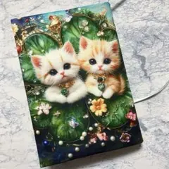 ブックカバー　文庫本　2匹の猫とクローバー