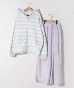 ラブトキシック フェイクファーボーダー柄パーカー×パンツルームウェアセット