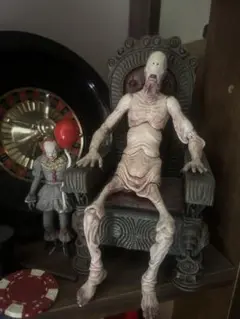 【訳アリ】 パンズ・ラビリンス ペイルマン フィギュア 絶版 NECA 映画 絶版 NECA 映画 パンズ・ラビリンス ペイルマン フィギュア
