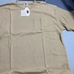 ベージュ Tシャツ ポケット付き