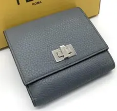 ⭐️ 美品 フェンディ ピーカブー レザー 二つ折り財布 ライトブルー 鑑定済