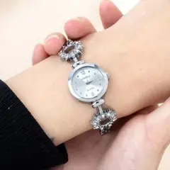 【お値下げ中♡】レディース腕時計 クォーツ シルバー お洒落時計