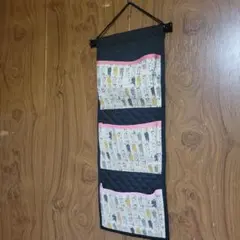 ハンドメイド ぶら下がり猫ウォールポケット