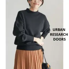 ボトルネックKNITプルオーバー ￥8,800 DOORS