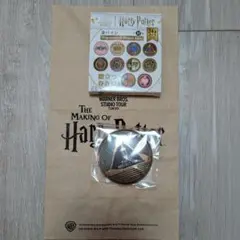 ハリー・ポッター　金バッジ　ホグズミード＆ダイアゴン横丁　3本の箒