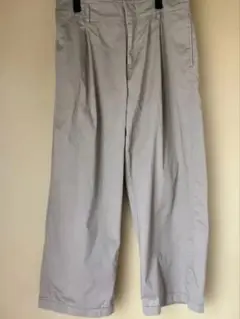 ユニクロ　ベージュ ワイドパンツ ストレート裾