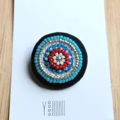 カラフル刺繍のひだまりブローチ
